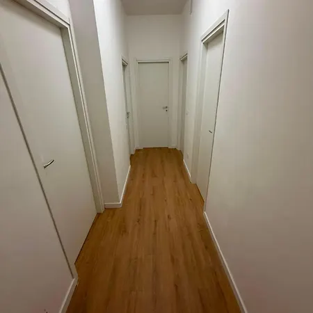 Jenni House *